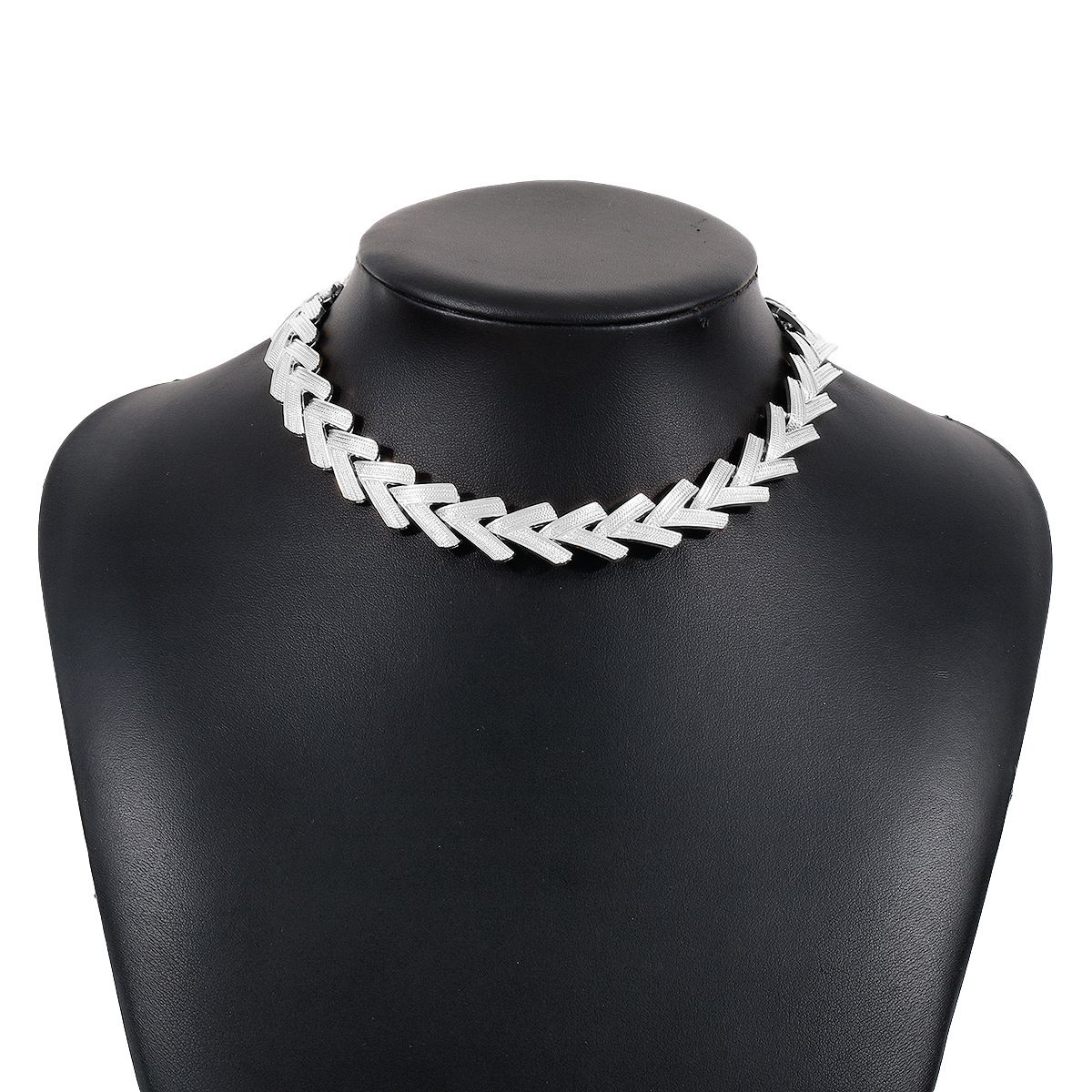 N11369 Baroque V-shaped Necklace Vintage Simple Metallic Clavicle Chain for Women_ipsvogv.com