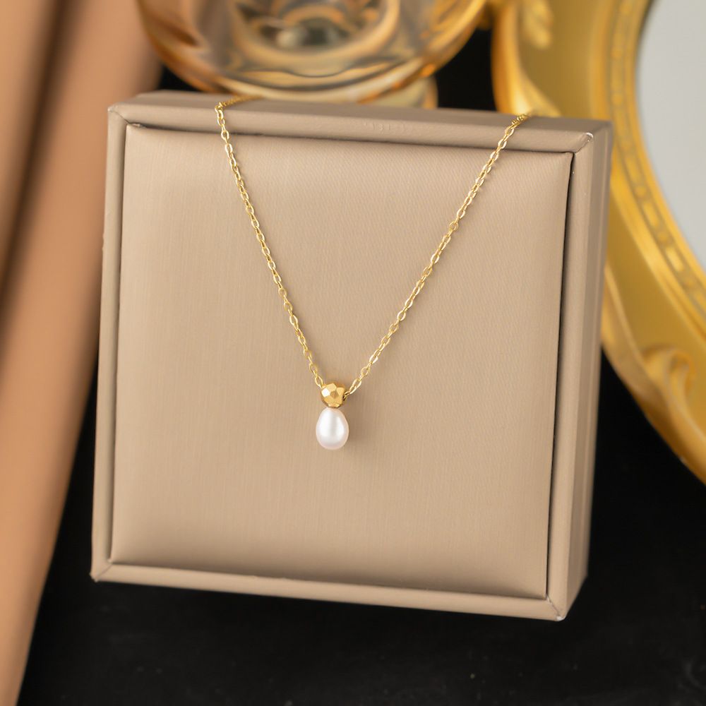 New Stainless Pearl For Women's Fashion Versatile Titanium Steel Light Luxury Necklace_ipsvogv.com