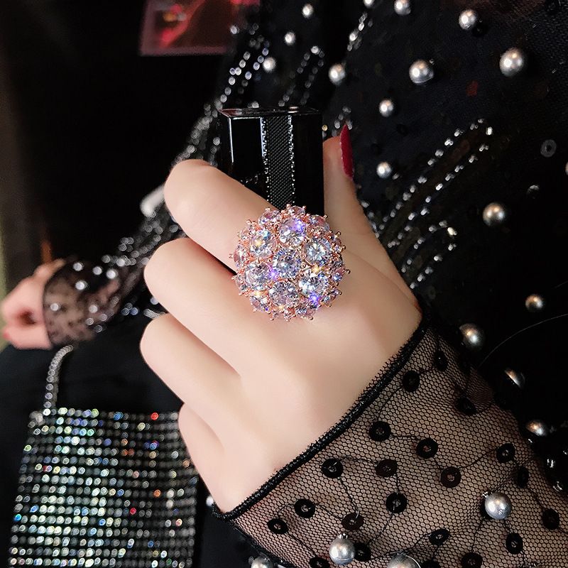 Luxury Full Diamond Round Sparkling Zircon Banquet Engagement Ring For Women_ipsvogv.com