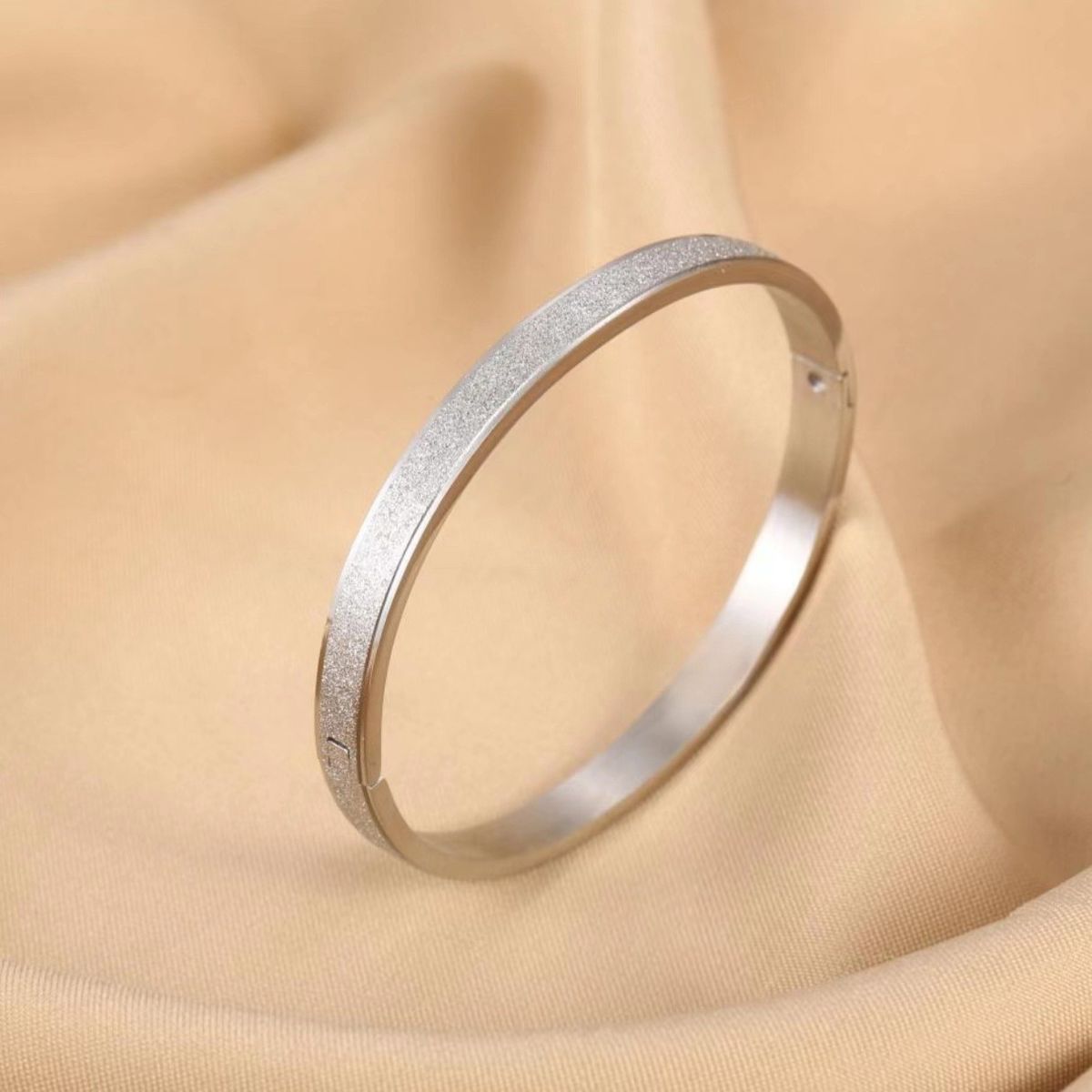 INS style luxury stars inlaid diamond buckle bracelet fashion gold stainless steel bracelet high color retention_ipsvogv.com