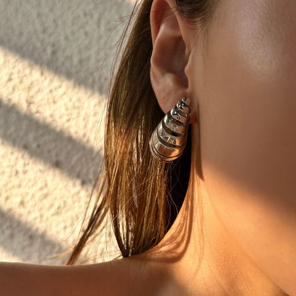 INS Fashionable Niche INS Retro Titanium Steel Hollow Silkworm Pupa Separation Earrings_ipsvogv.com