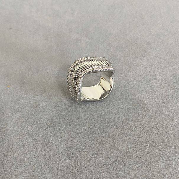 New Irregular Wave With A Niche Design, Diamond Studded Geometric Wide Edge, Simple And Personalized Ring For Women_ipsvogv.com