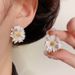 S Silver Needle Fashion Sweet Versatile Metal Daisy For Women Niche Simple Light Luxury Design Sense Earrings_ipsvogv.com