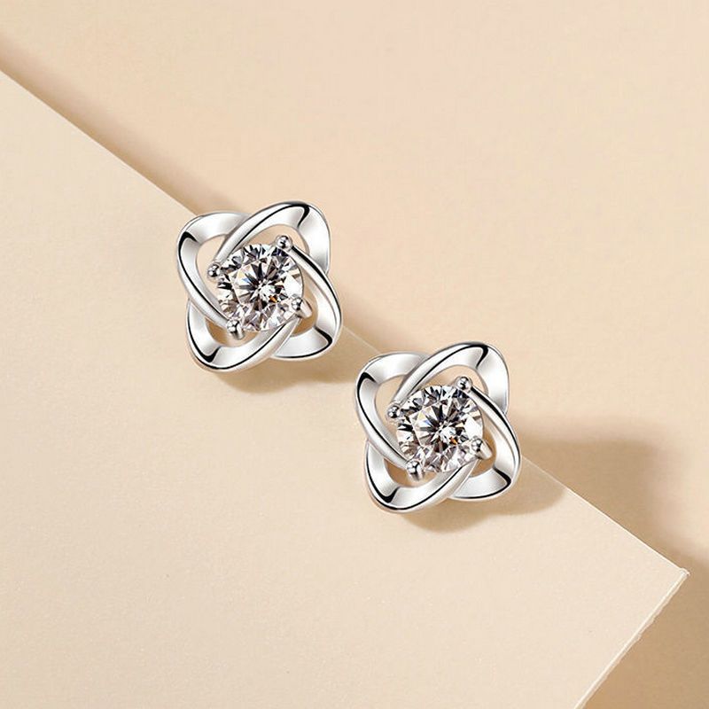 Four leaf grass diamond silver Mosang stone earrings, female accessories_ipsvogv.com