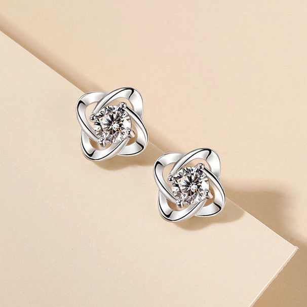 Four leaf grass diamond silver Mosang stone earrings, female accessories_ipsvogv.com