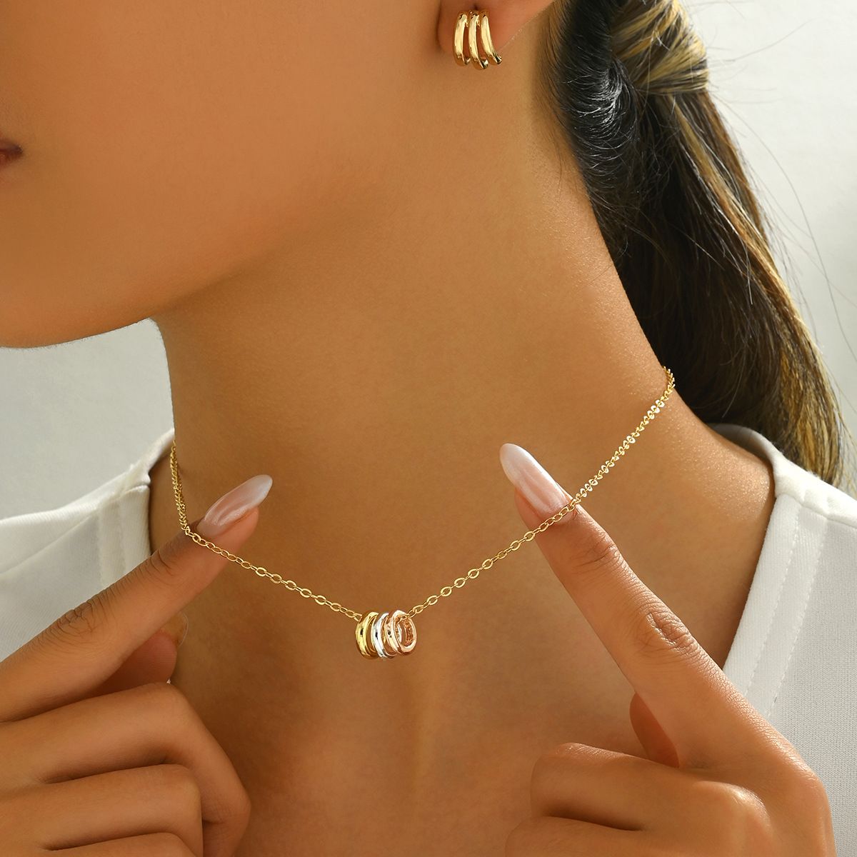 2024 new style women's necklace jewelry set with geometric niche design, earrings, versatile collarbone chain_ipsvogv.com