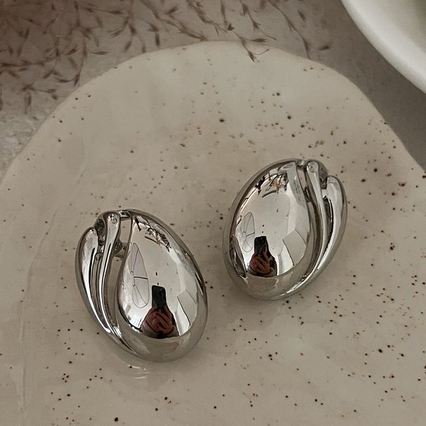 French Style Light Luxury For Women, Niche Design Gold Lotus Leaf Pearl Earrings_ipsvogv.com