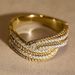 Cao Shichao's Flash Arm Ring Exudes An Elegant Temperament, With Exquisite Craftsmanship And Intersecting Lines_ipsvogv.com