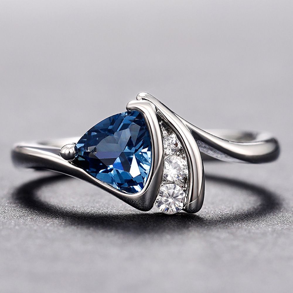 Cao Shi's New Hot Selling Twisted Fat Triangle Ink Blue Zircon Ring for Women's Romantic Proposal Light_ipsvogv.com
