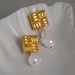 Electroplated Titanium Steel Retro Square Embossed Baroque Pearl Earrings_ipsvogv.com