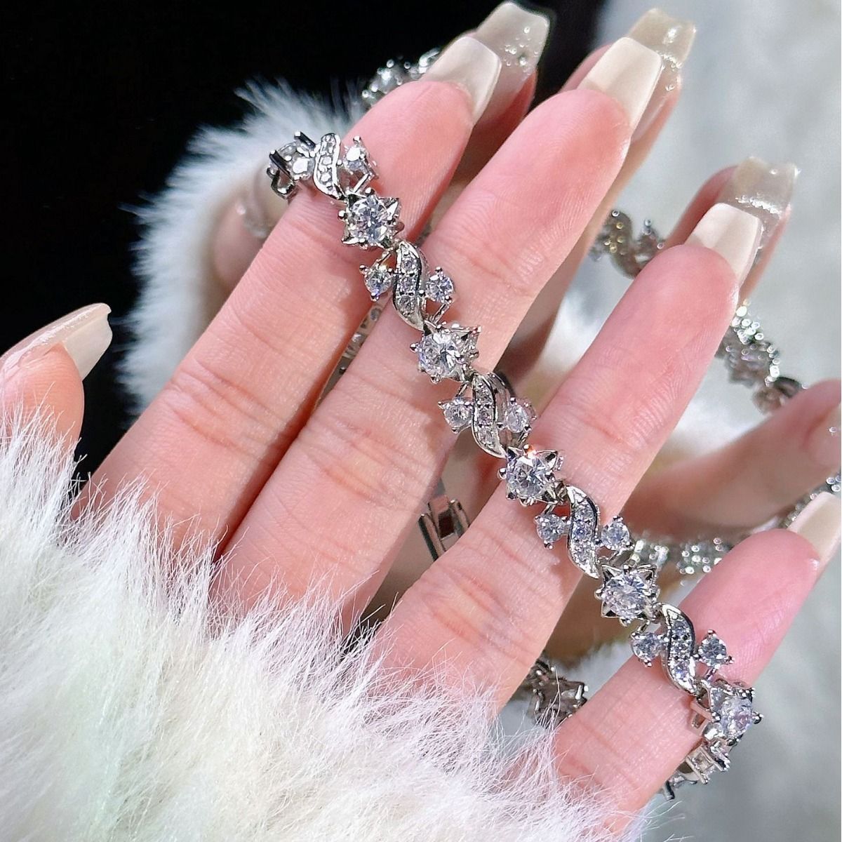 Roman Ins Niche Designer Minimalist Women's Full Diamond Light High-end Luxury Trendy Bracelet_ipsvogv.com