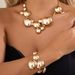 Fashionable Texture Metal Smooth Round Pendant With Heavy Chain And Collarbone Necklace Design_ipsvogv.com