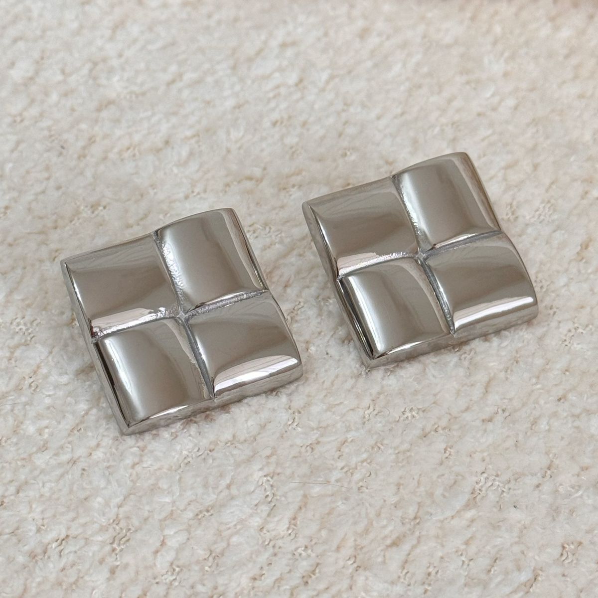Real Gold Electroplated Titanium Steel Polished Square Plaid Bread OOTD Earrings_ipsvogv.com