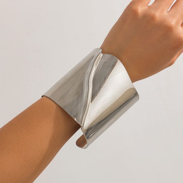 Exaggerated Metal Style Wide Face Large Bracelet Personality Niche Pleated Open Bracelet For Women_ipsvogv.com