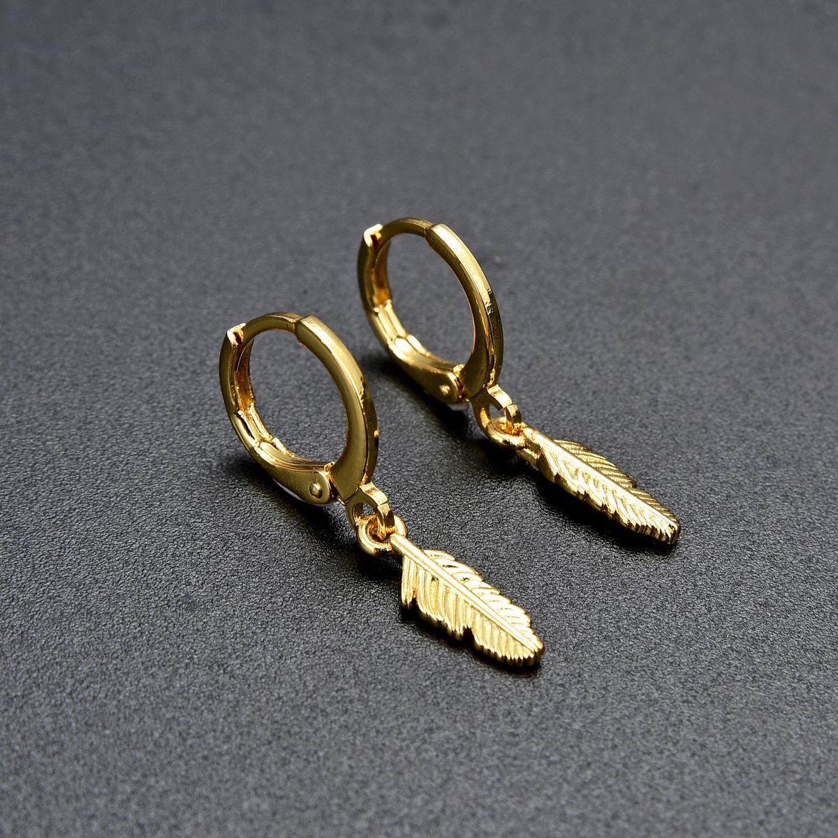 Unisex Popular New Leaf Earrings Female Earrings Retro Gold And Silver Two Color Creative Design Forest Ear Buckle_ipsvogv.com