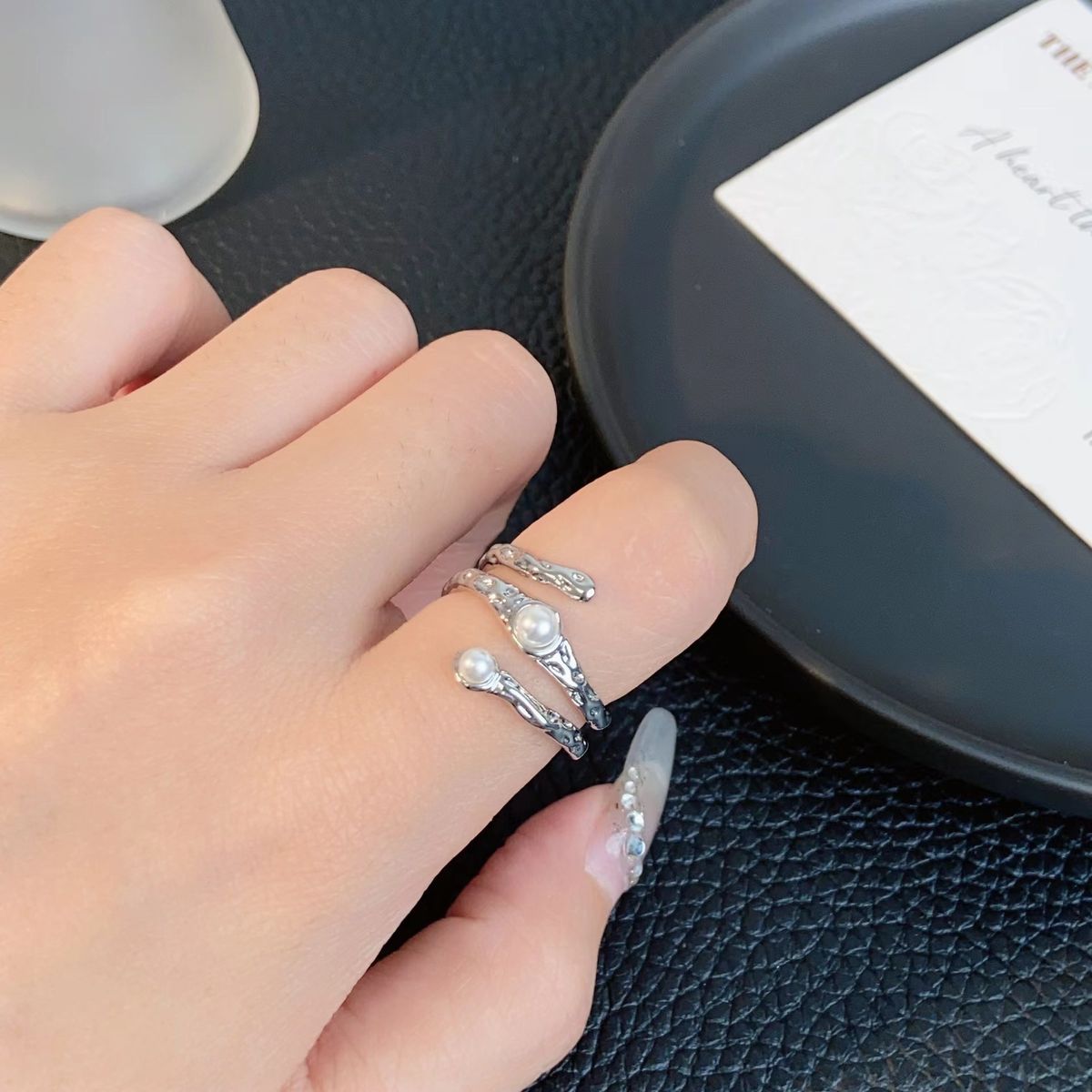 A Niche Irregular Design With An Open Mouth For Women, Featuring Cool Aloof Style. The Index Finger Ring Exudes A Sense_ipsvogv.com