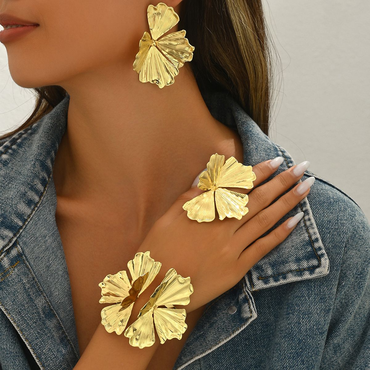 Fashionable commuting style wristbands, rings, women's sets, niche floral pleated design earrings, versatile accessories_ipsvogv.com