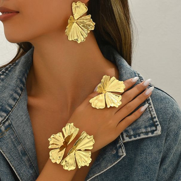 Fashionable commuting style wristbands, rings, women's sets, niche floral pleated design earrings, versatile accessories_ipsvogv.com
