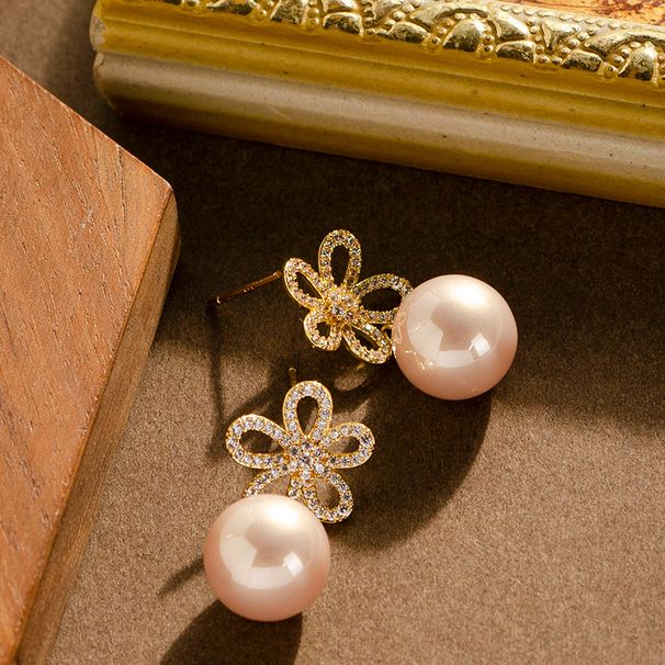 French Elegant Personalized Hollow Out Five Petal Flower Pearl Pendant For Women With A Sense Of Luxury And Temperament,_ipsvogv.com