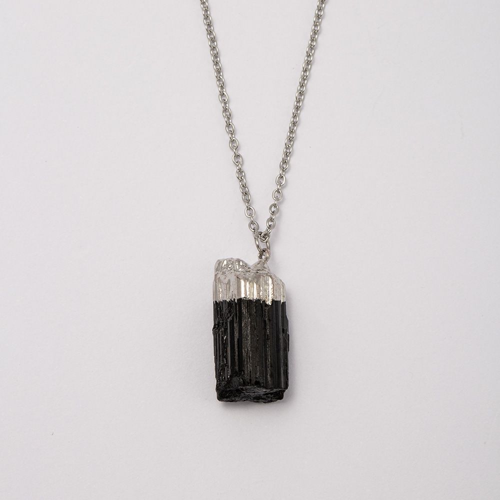 Light Luxury Collarbone Chain Pendant, Natural Black Tourmaline Raw Stone, Electroplated Edge Wrapped Neck Necklace_ipsvogv.com