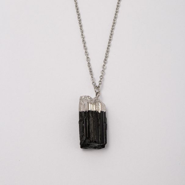 Light Luxury Collarbone Chain Pendant, Natural Black Tourmaline Raw Stone, Electroplated Edge Wrapped Neck Necklace_ipsvogv.com