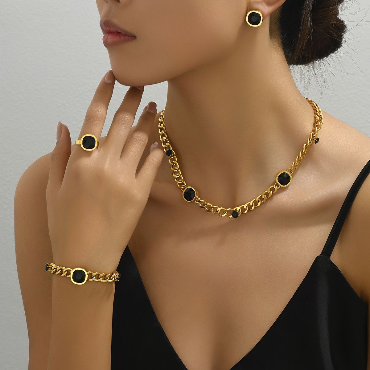 Light luxury style personalized diamond laid bracelet rg earrg set versatile geometric niche design collarbone_ipsvogv.com