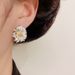 S Silver Needle Fashion Sweet Versatile Metal Daisy For Women Niche Simple Light Luxury Design Sense Earrings_ipsvogv.com