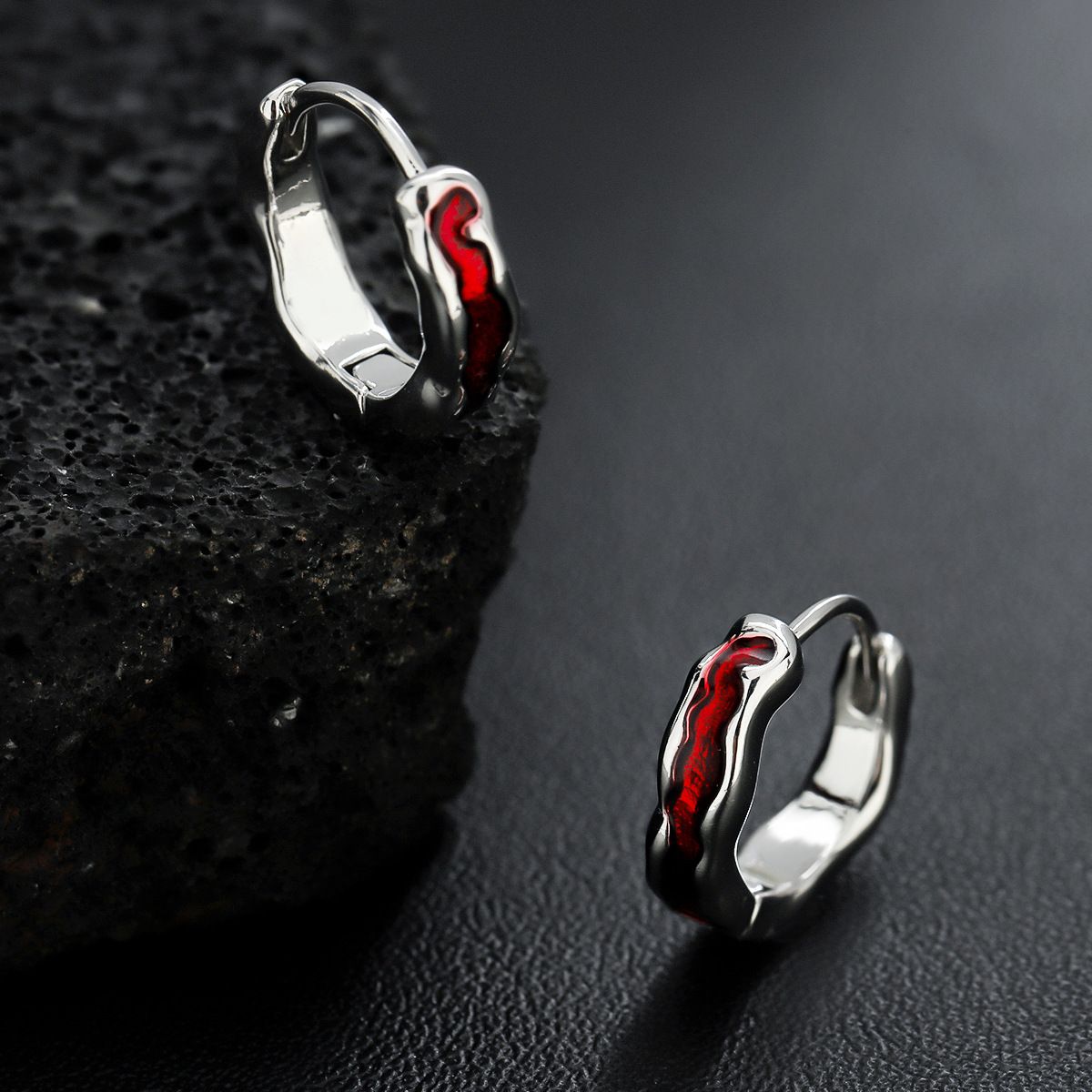 Red Venom Earrings For Men, Light Luxury, Niche Temperament, Irregular Texture Earrings, Personalized High-end_ipsvogv.com