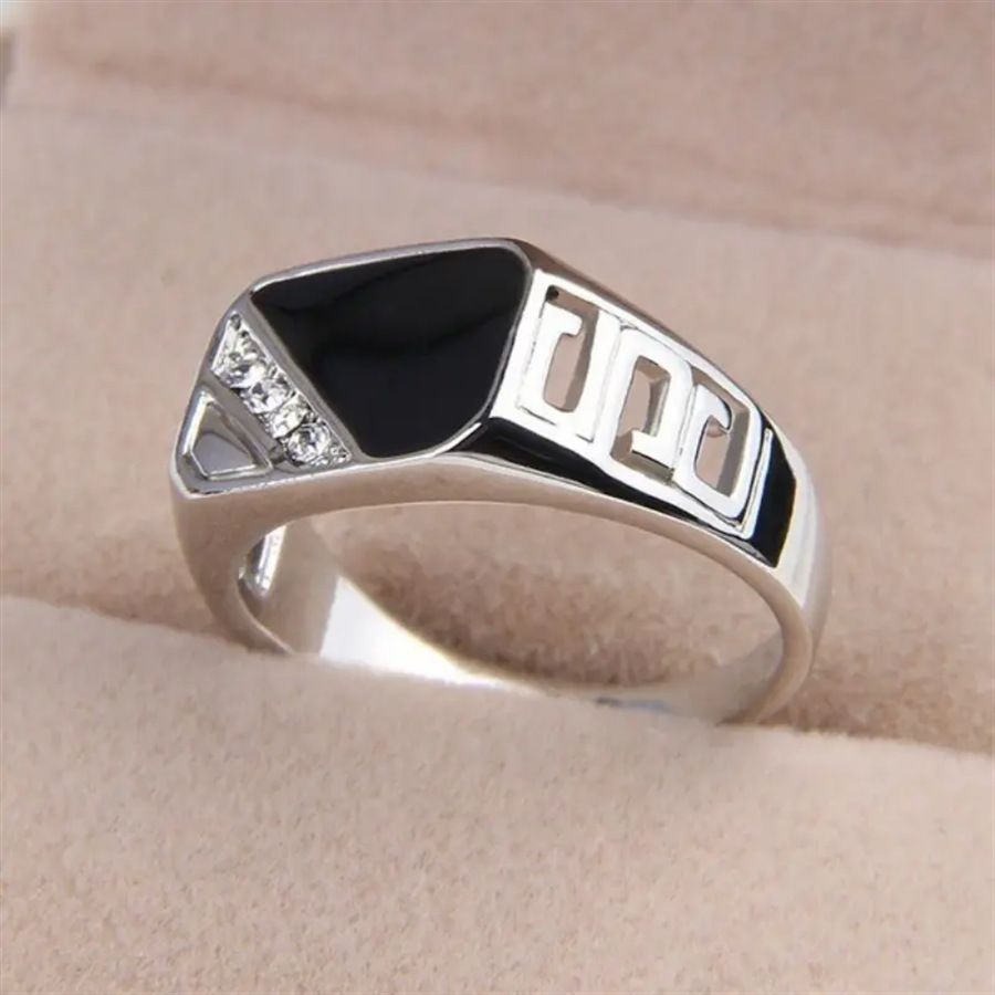New Personalized Creative Black Triangle Drip Oil Set Zircon Ring For Men's Fashion Style_ipsvogv.com