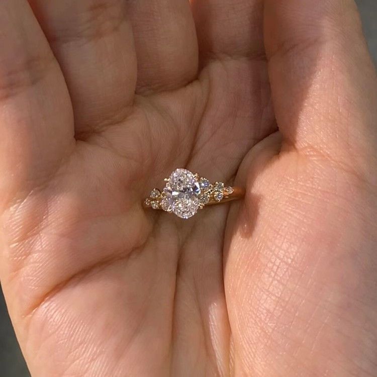 Pigeon Egg For Women, Delicate And Luxurious, With High Aesthetic Value. Gold Plated White Zircon Oval Index Finger Ring_ipsvogv.com