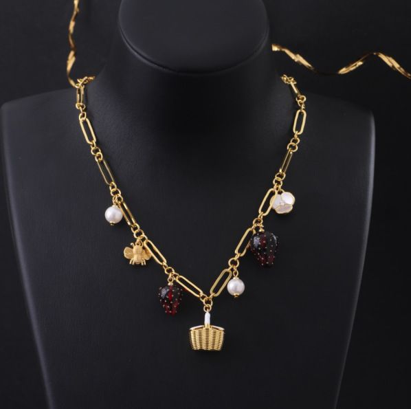 High Version Genuine Gold Electroplated Commuting Pearl Ks Countryside Style Strawberry Clover Basket Bee Bracelet_ipsvogv.com