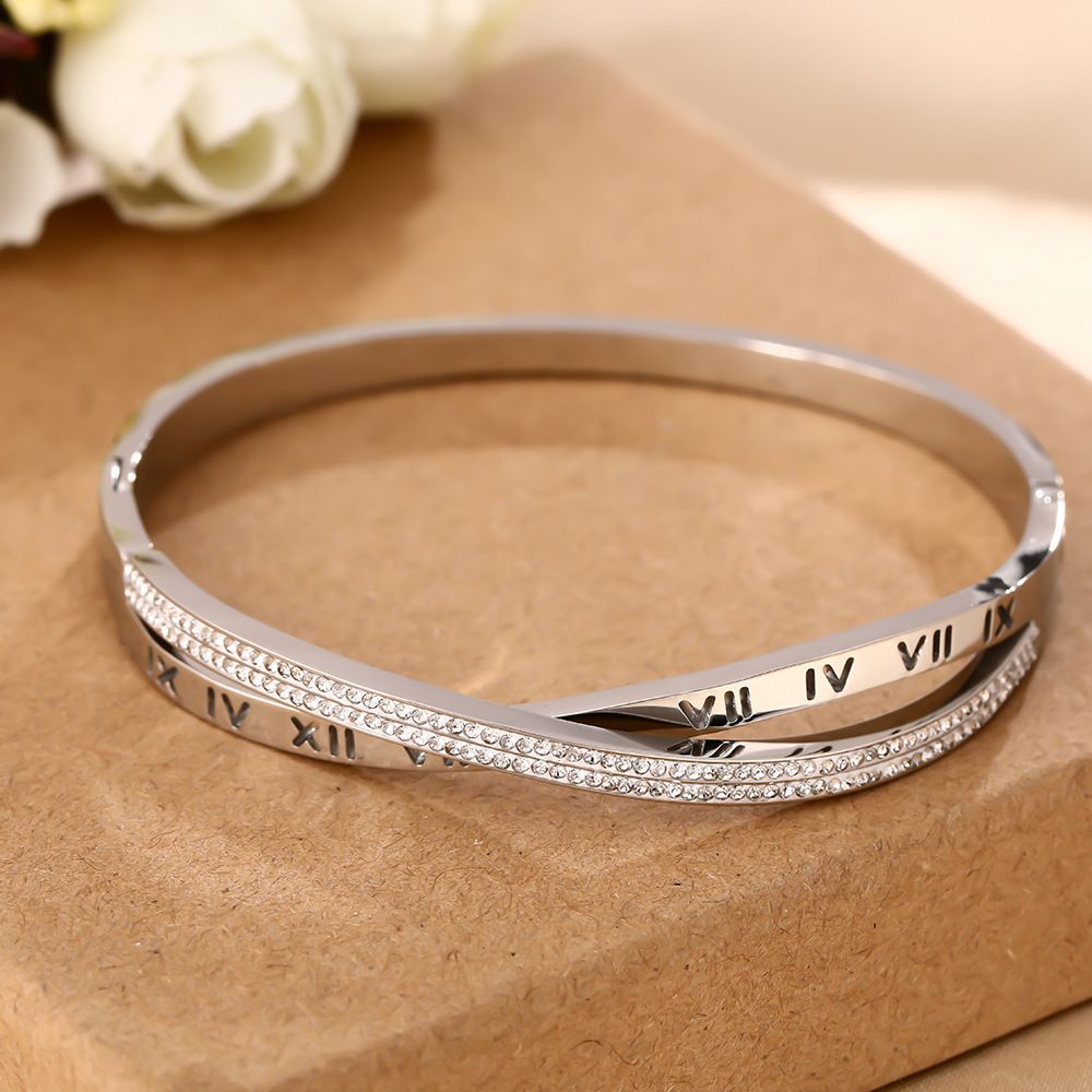Roman Numeral Diamond Studded Titanium Steel Bracelet For Women, High-end And Non Fading Hand Jewelry_ipsvogv.com