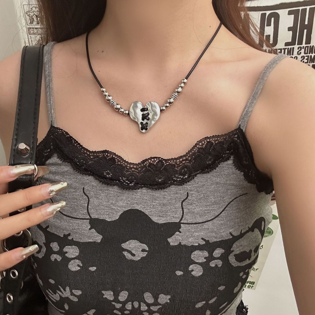Unisex Hot Selling Love Pendant Beaded Necklace For Women, Simple Niche Design, Sweet And Cool Hot Girl Style, Retro Sweater Chain_ipsvogv.com